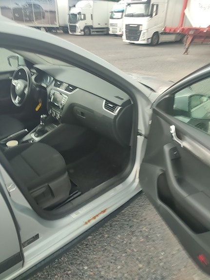 Skoda Octavia Scout 9 of 23