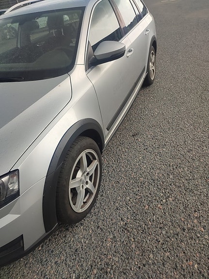 Skoda Octavia Scout 15 of 23
