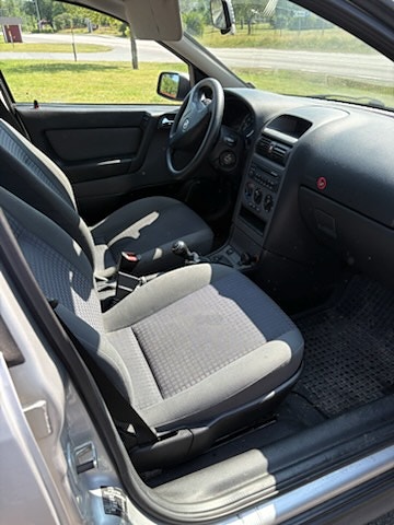Opel Astra 9 of 12