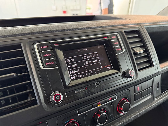 Volkswagen Transporter 13 of 18
