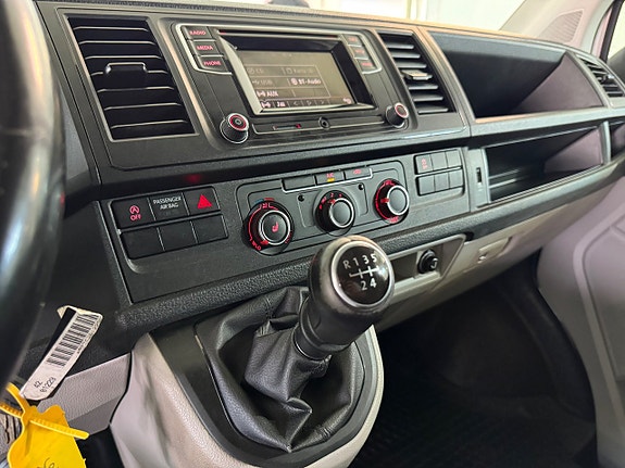 Volkswagen Transporter 12 of 18