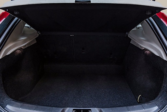Volvo V40 Cross Country 21 of 21