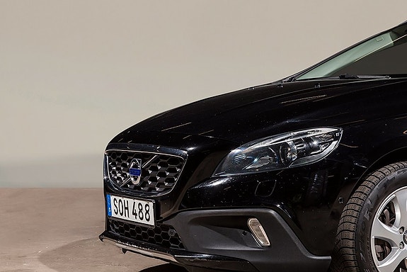 Volvo V40 Cross Country 2 of 21