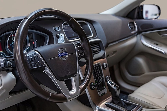 Volvo V40 Cross Country 9 of 21