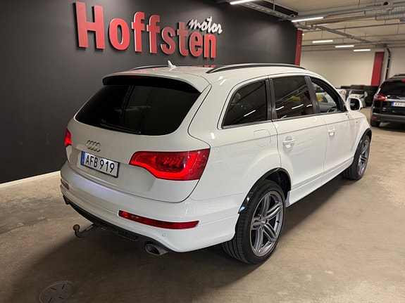 Audi Q7 3 of 5