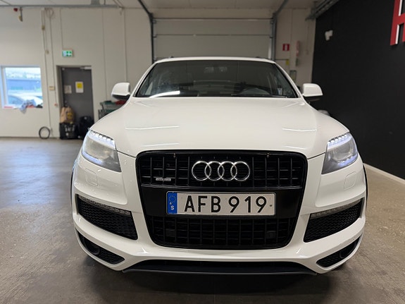 Audi Q7 9 of 19