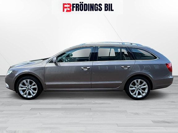 Skoda Superb 2 of 5