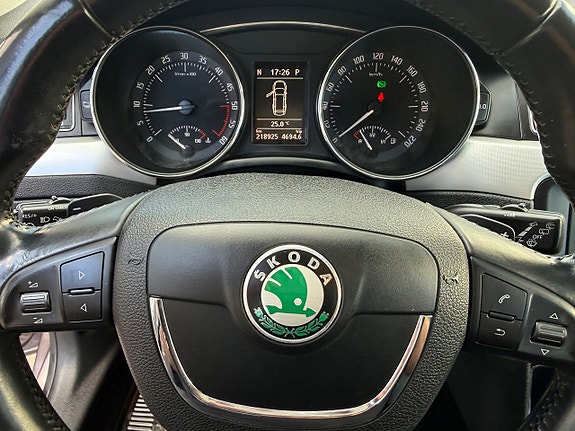 Skoda Superb 16 of 23