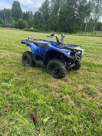 Yamaha Grizzly 550 2 of 5