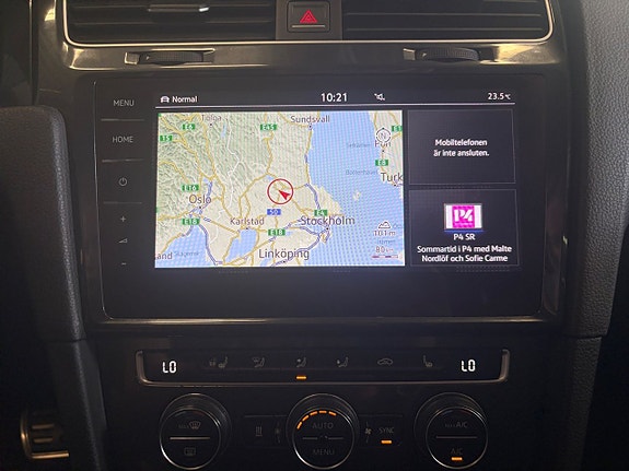 Volkswagen Golf Alltrack 17 of 22