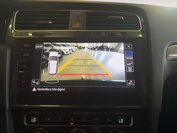 Volkswagen Golf Alltrack 18 of 22