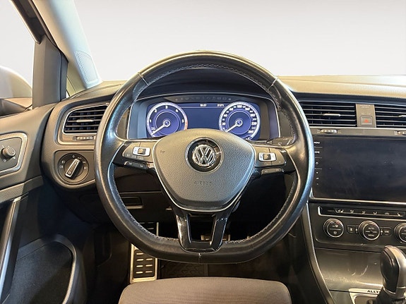 Volkswagen Golf Alltrack 13 of 22
