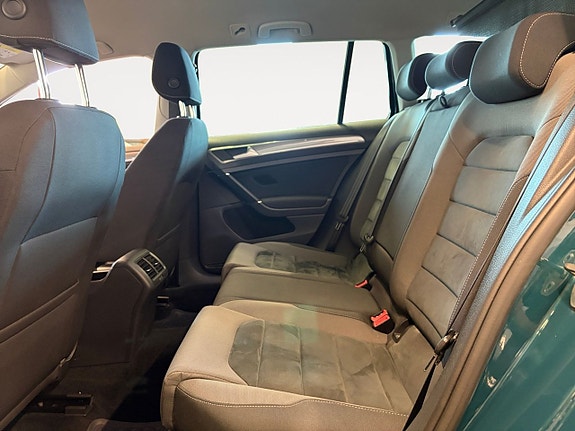 Volkswagen Golf Alltrack 14 of 22