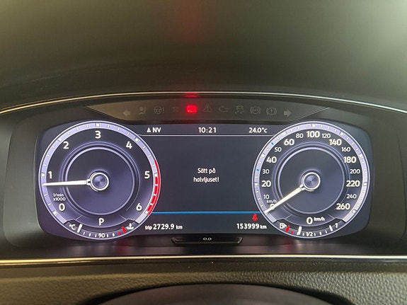 Volkswagen Golf Alltrack 12 of 22