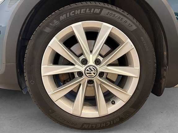 Volkswagen Golf Alltrack 8 of 22