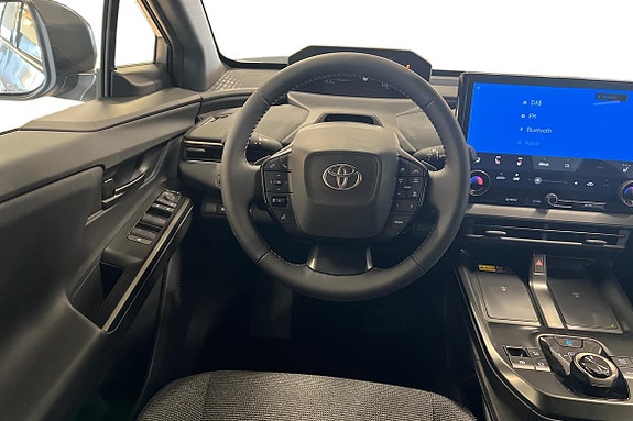 Toyota bZ4X 3 of 5