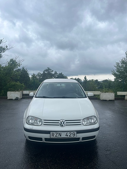 Volkswagen Golf IV 2 of 5