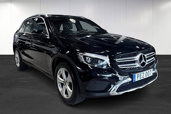 Mercedes-Benz GLC220 d 2 of 5