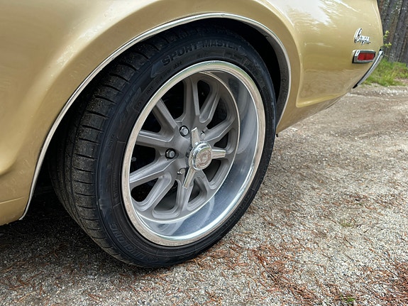 Mercury Cougar 4 of 8