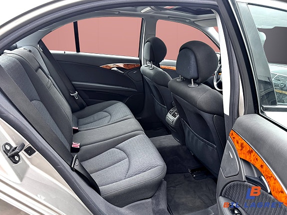 Mercedes-Benz E280 11 of 21