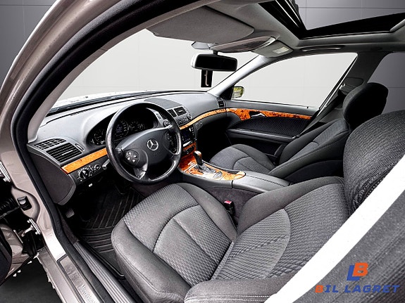Mercedes-Benz E280 16 of 21