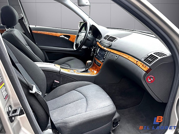 Mercedes-Benz E280 10 of 21