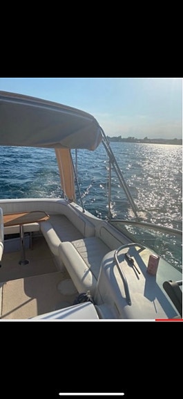 Larson 270 Cabrio 2001 - nyare motor & drev, bogpropeller och mycket utrustning 5 of 5