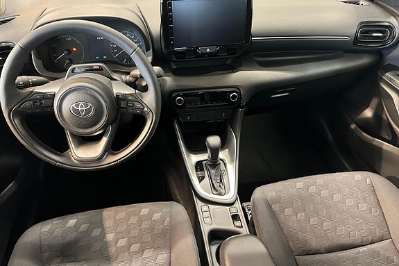 Toyota Yaris 3 of 5