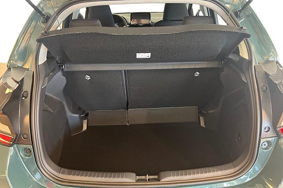 Toyota Yaris 7 of 30