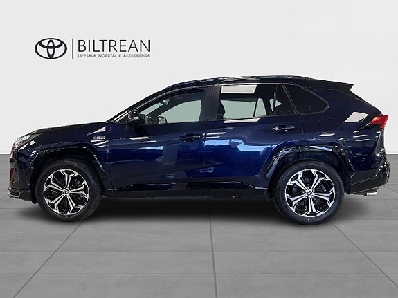 Toyota RAV4 Plug-in Hybrid 3 of 5
