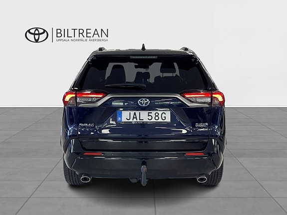 Toyota RAV4 Plug-in Hybrid 5 of 5