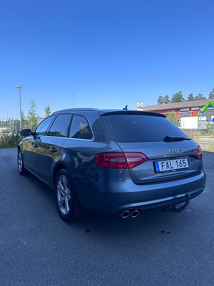 Audi A4 6 of 17