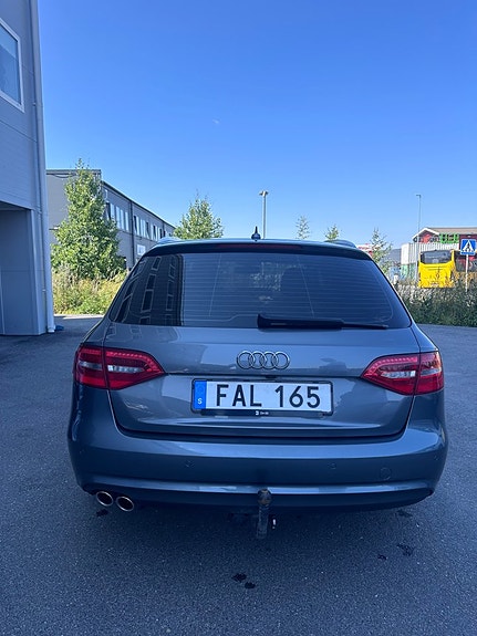 Audi A4 5 of 17