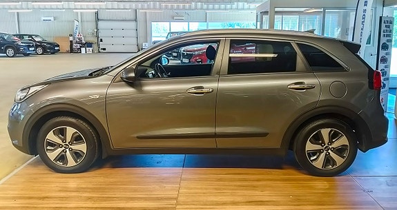 Kia Niro 2 of 9