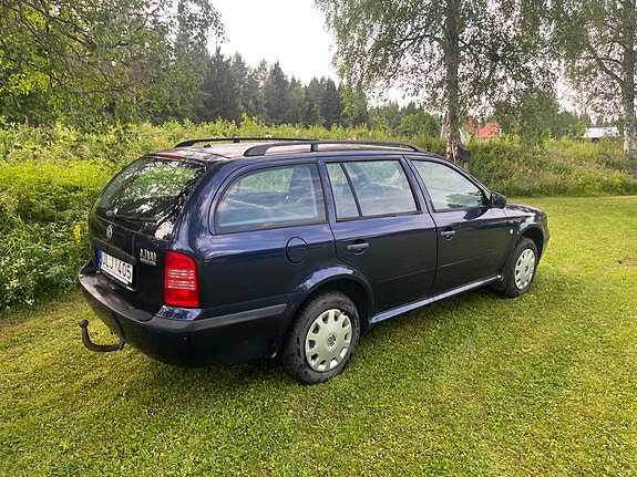Skoda Octavia 3 of 5
