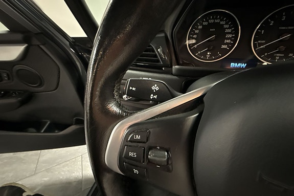 BMW 218i 18 of 23
