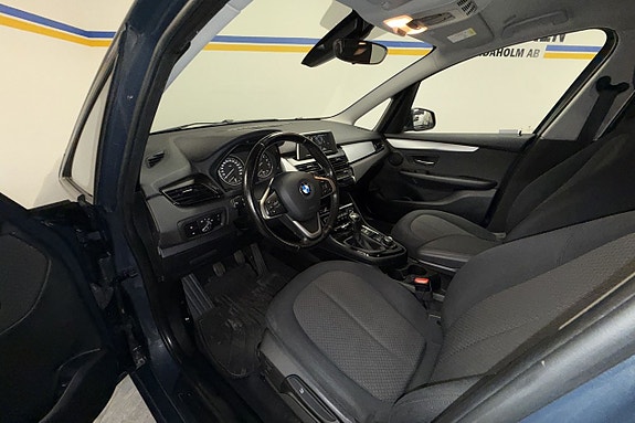 BMW 218i 16 of 23