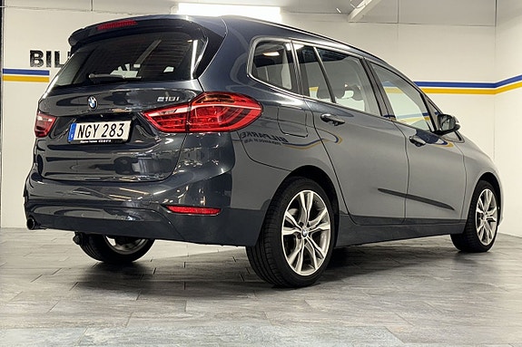 BMW 218i 7 of 23
