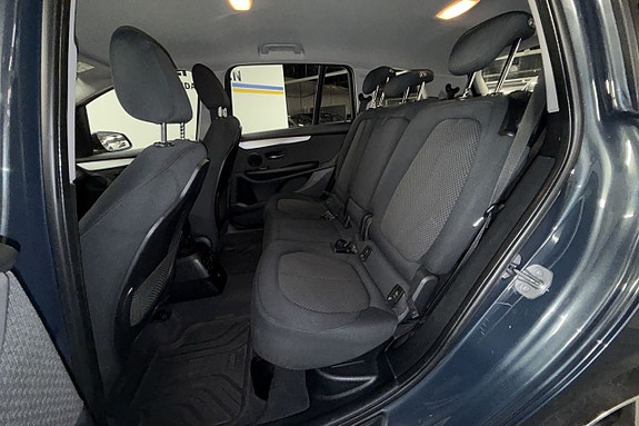 BMW 218i 14 of 23