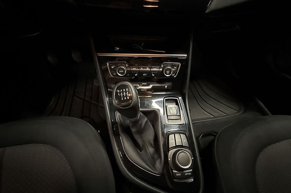 BMW 218i 21 of 23