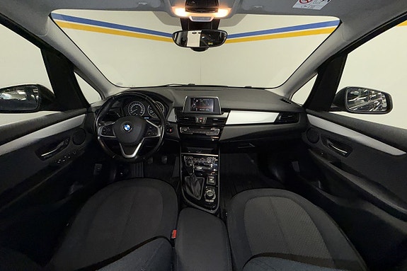BMW 218i 13 of 23