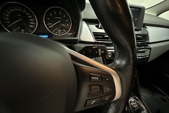 BMW 218i 19 of 23