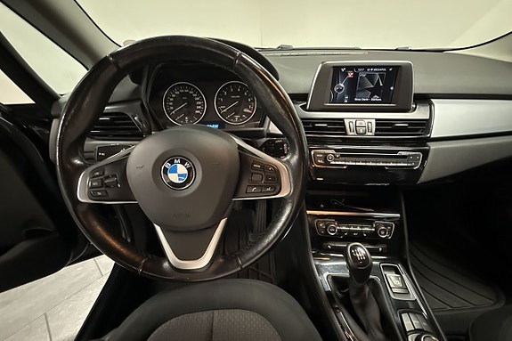 BMW 218i 17 of 23