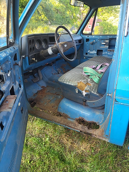 Chevrolet Regular Cab 3 of 5