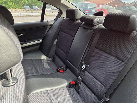 BMW 320d 8 of 10