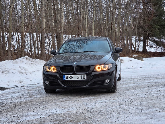 BMW 320d 2 of 10