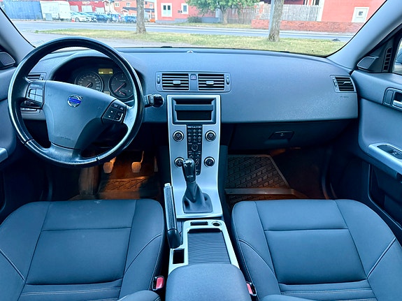 Volvo V50 11 of 17
