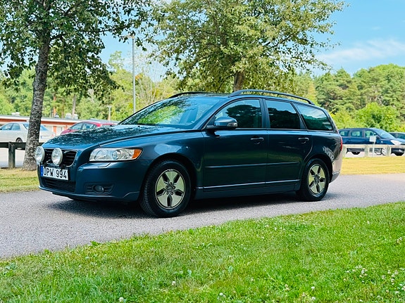Volvo V50 3 of 5