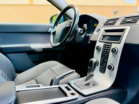 Volvo V50 12 of 17