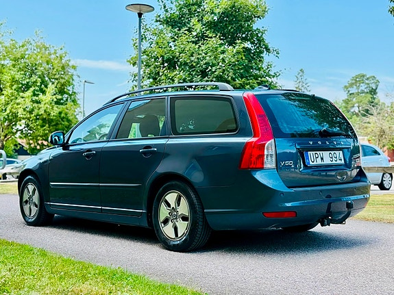 Volvo V50 4 of 5